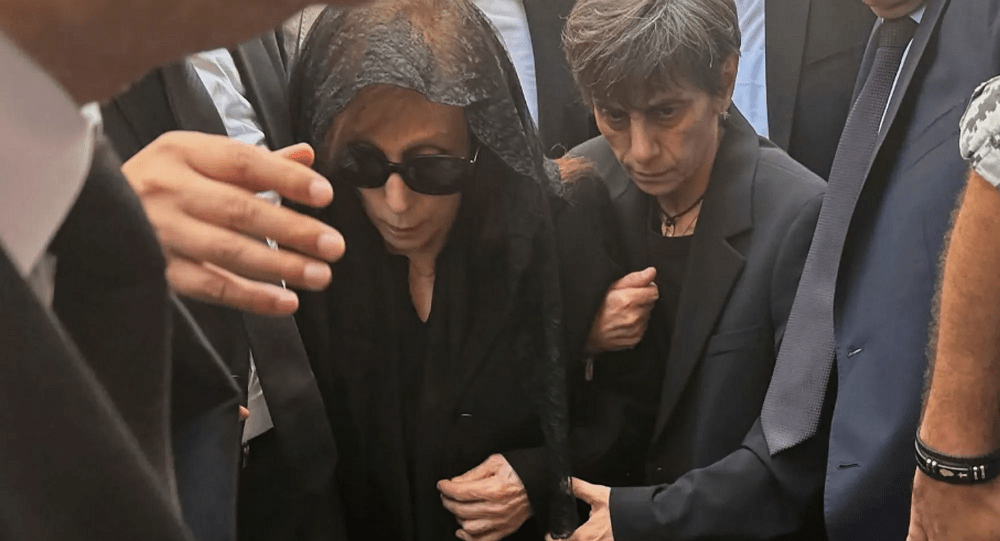 أول ظهور للفنانة فيروز في مراسم تشييع زياد&nbsp;الرحباني