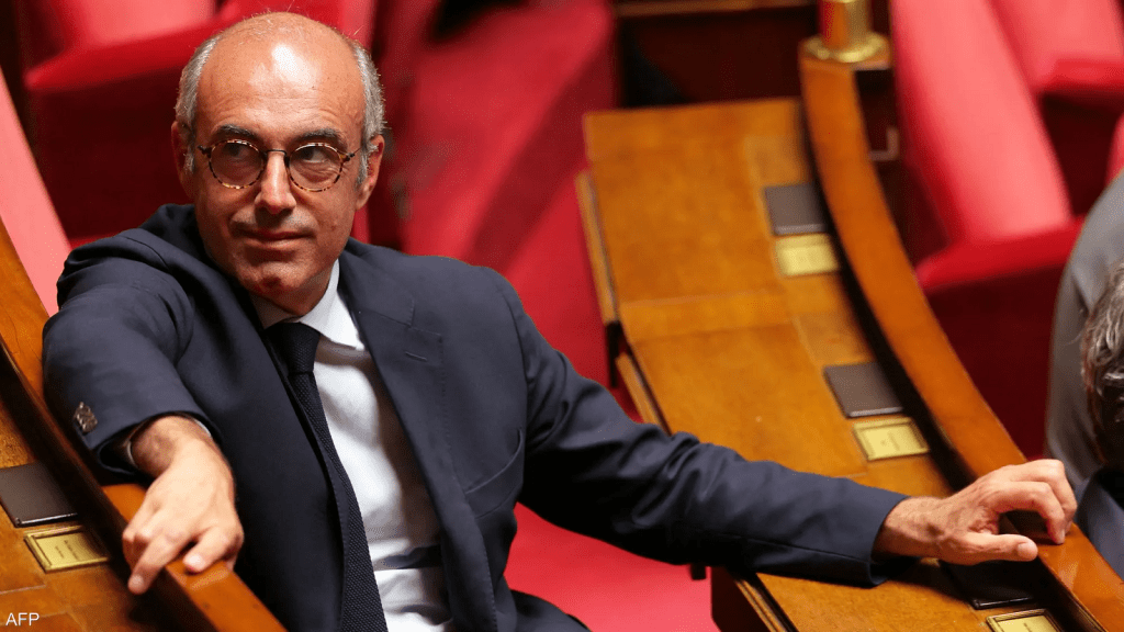 انتحار سياسي بارز في فرنسا… عُثِر عليه&nbsp;مشنوقًا