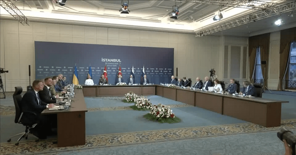 أوكرانيا تقترح قمة لإنهاء الحرب وروسيا تريد هدنٍ&nbsp;قصيرة