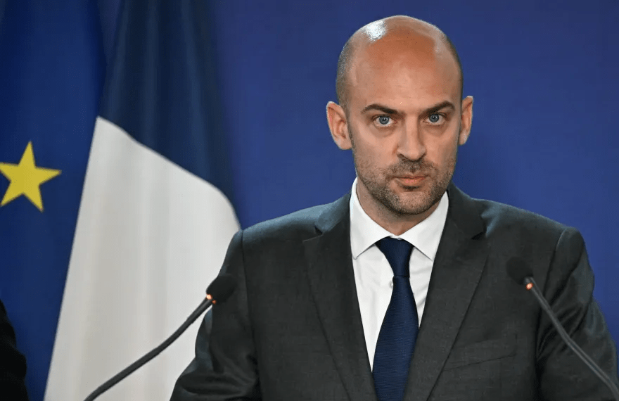 الترويكا الأوروبية تدرس إعادة فرض العقوبات على&nbsp;إيران