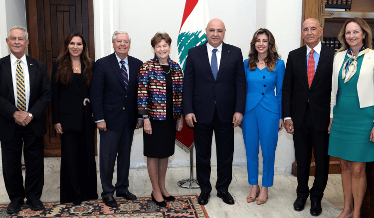 رئاسة الجمهورية: الرئيس عون أكد أمام الوفد الأميركي التزام لبنان بالرؤية الثلاثية لإنقاذ&nbsp;البلاد