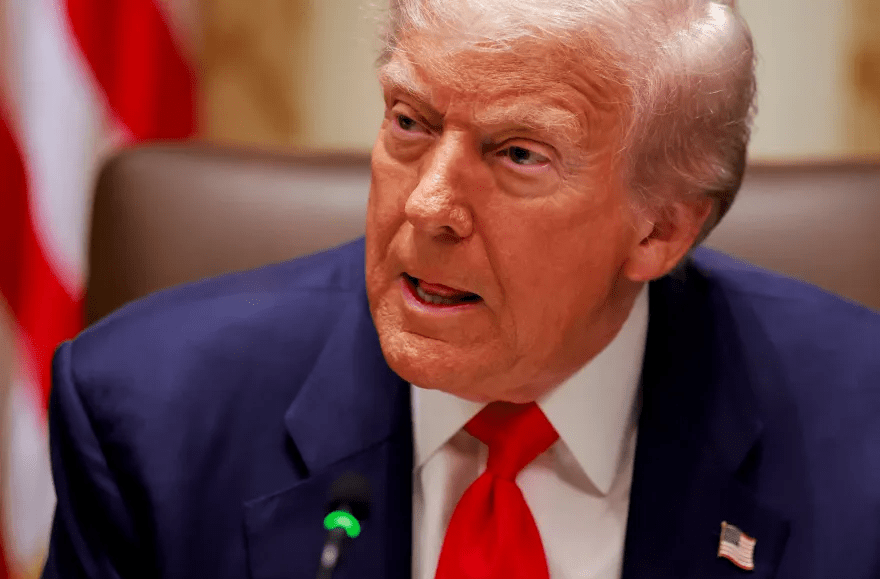 سي.إن.إن نقلًا عن ترامب: إسرائيل قد تستأنف القتال في غزة إن لم تلتزم حماس&nbsp;بالاتفاق