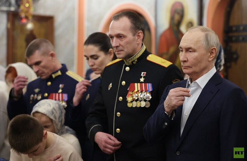 بوتين يوجه رسائل وحدة وفخر خلال قداس عيد&nbsp;الميلاد