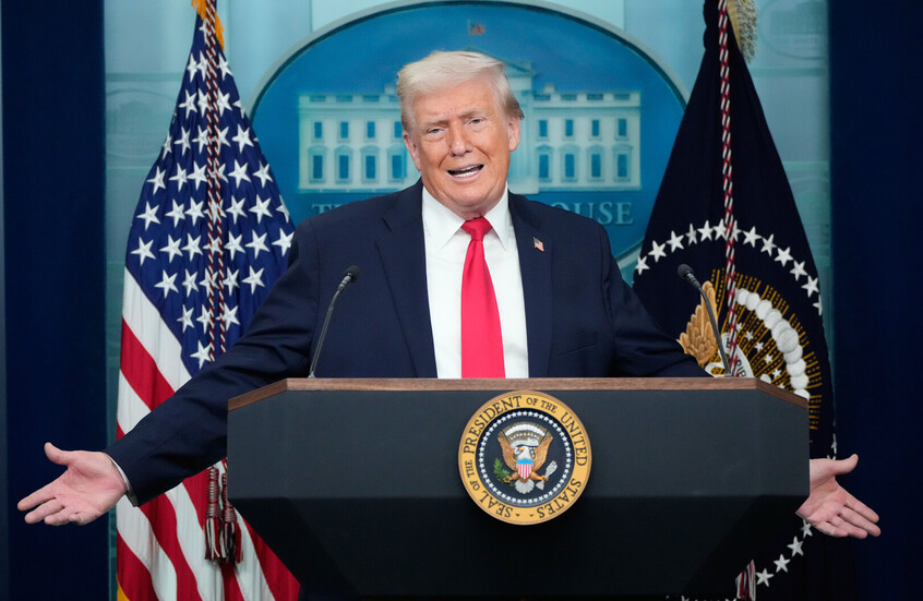 ترامب يهدد بمحو إيران وإبادتها&nbsp;بالكامل