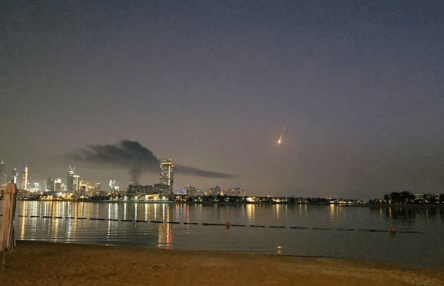 أضرار بمطار دبي وفندق برج العرب جراء غارات&nbsp;إيرانية